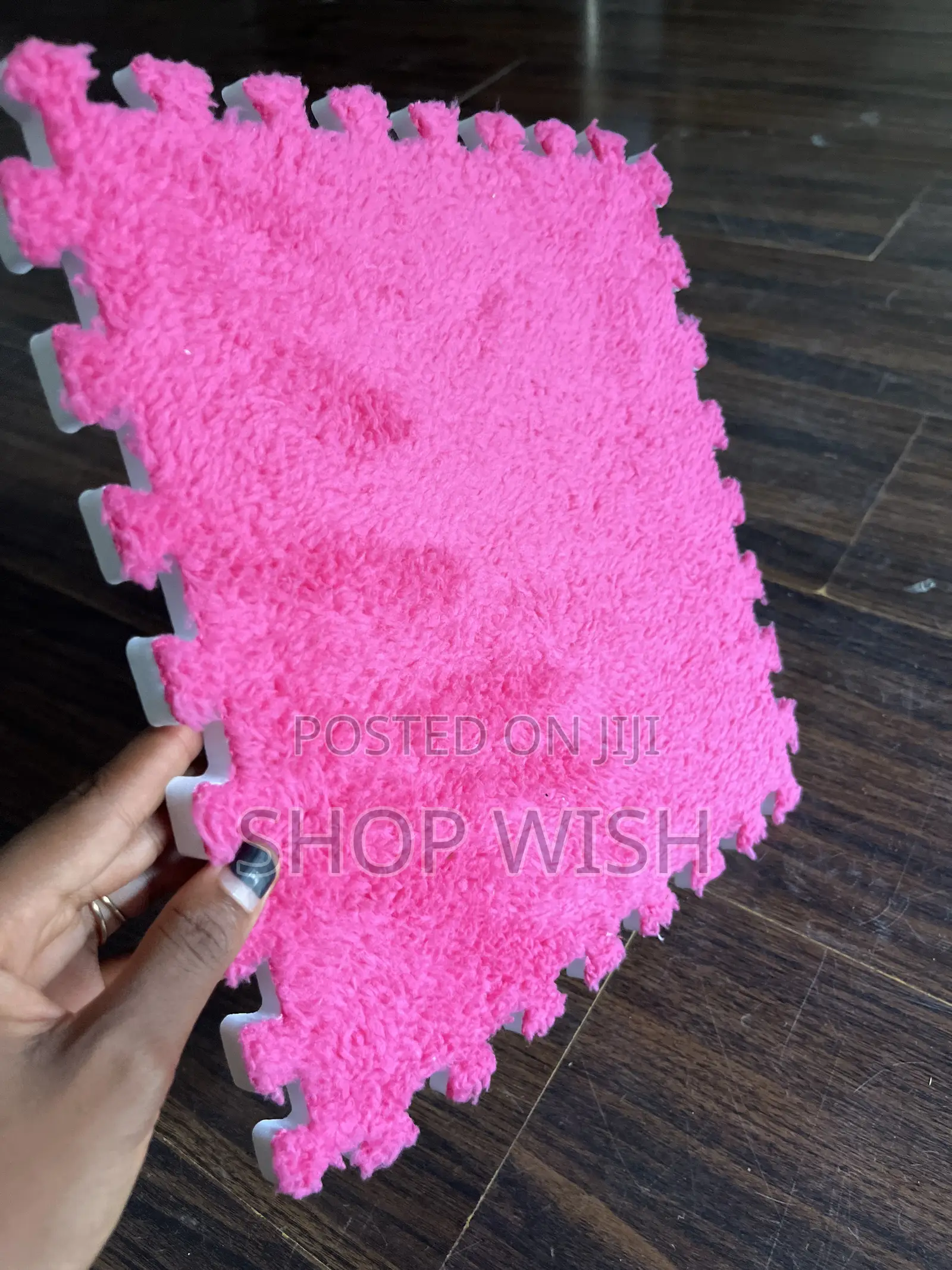 Carpet Tiles Easy to Install Without Glue and Tools
