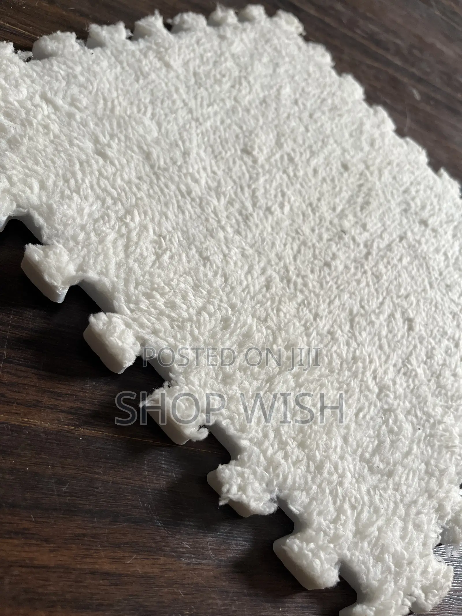 Carpet Tiles Easy to Install Without Glue and Tools