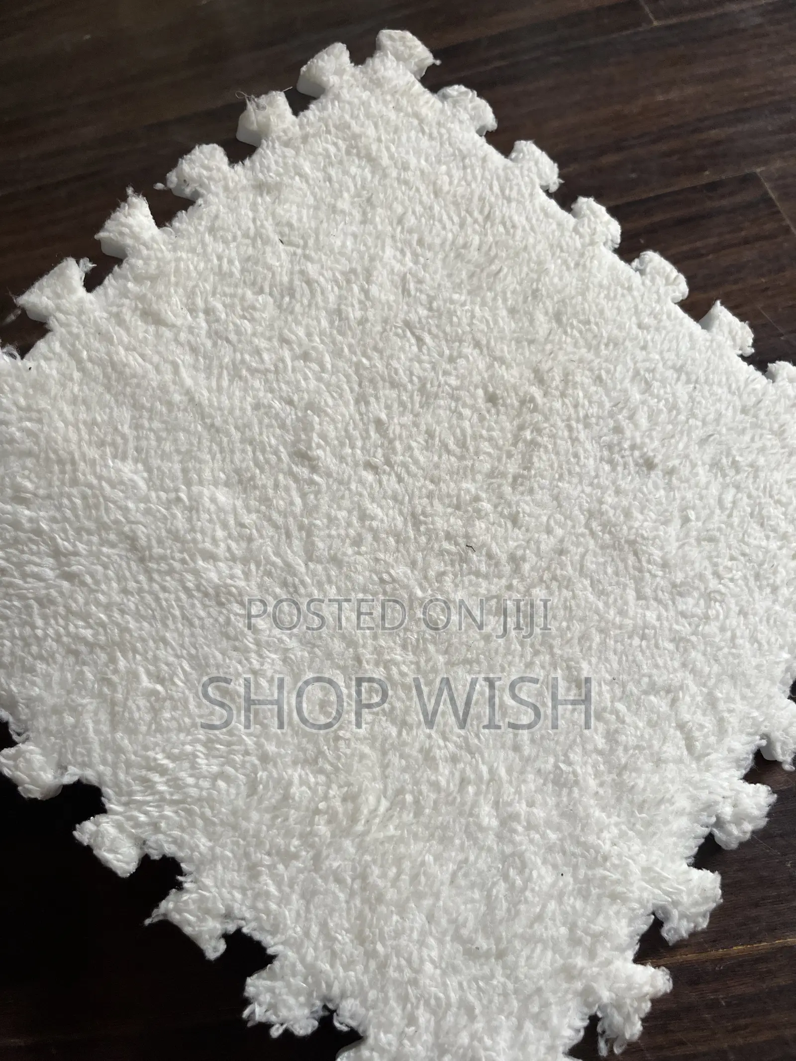 Carpet Tiles Easy to Install Without Glue and Tools