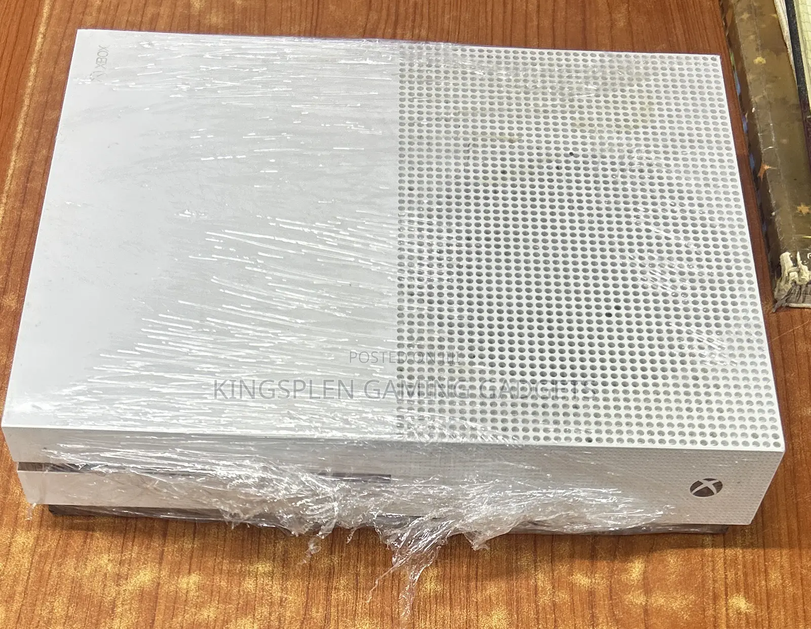 Neatly Uk Used Xbox One With Games and 2 Controllers