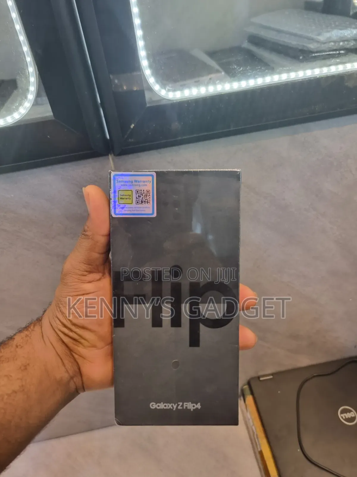 New Samsung Galaxy Z Flip4 256 GB Black