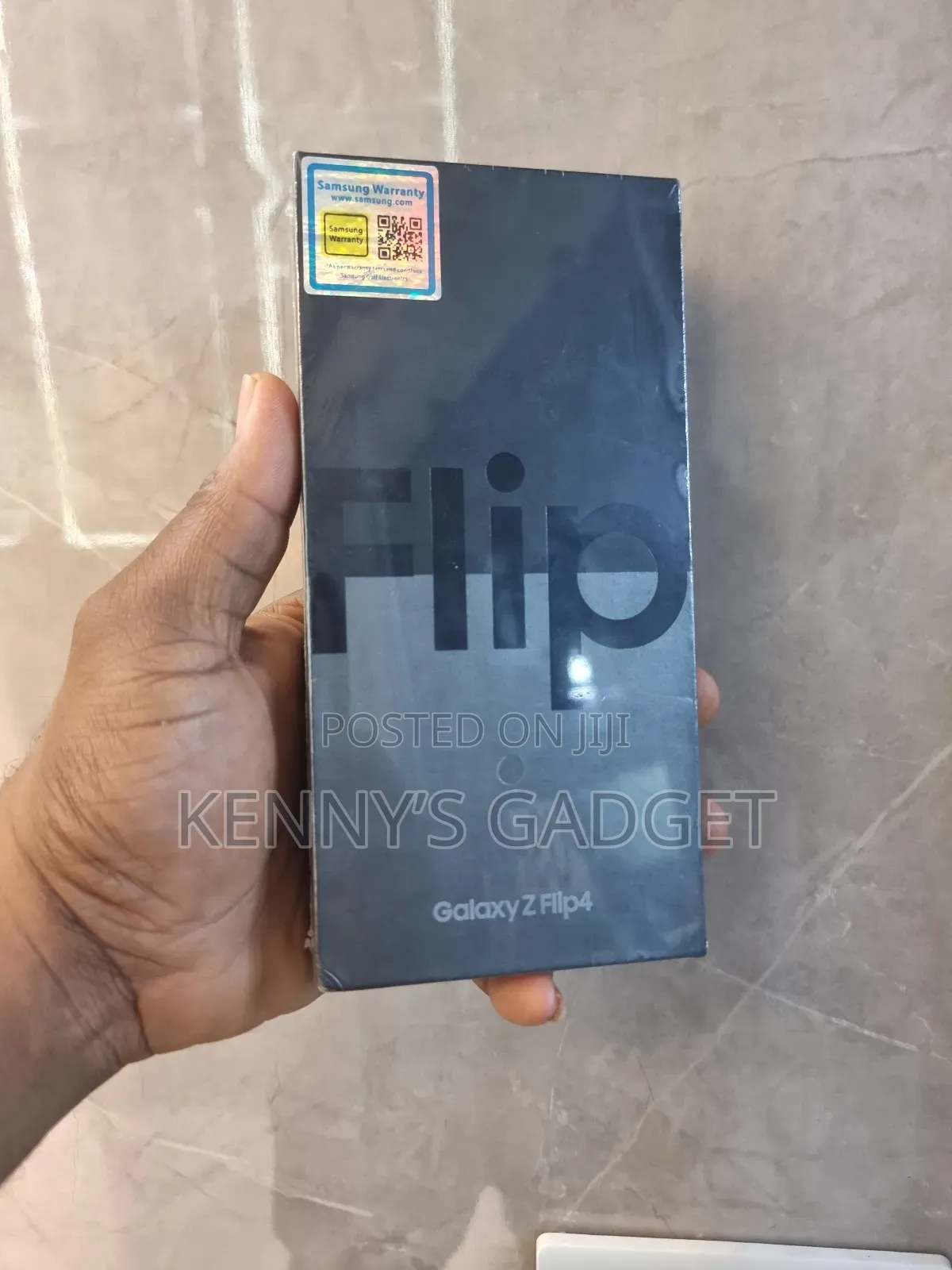 New Samsung Galaxy Z Flip4 256 GB