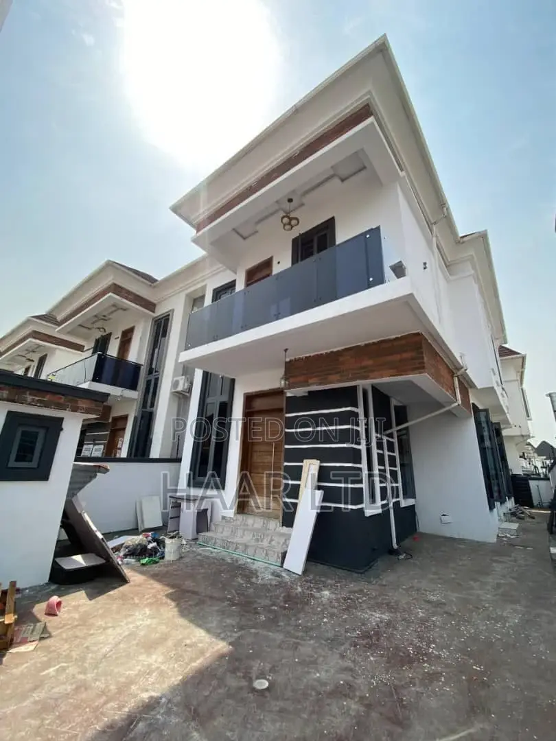 4bdrm Duplex in Chevron for rent