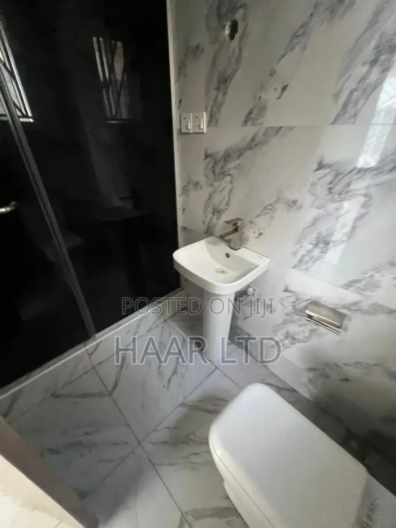 2bdrm Apartment in Ilaje for sale