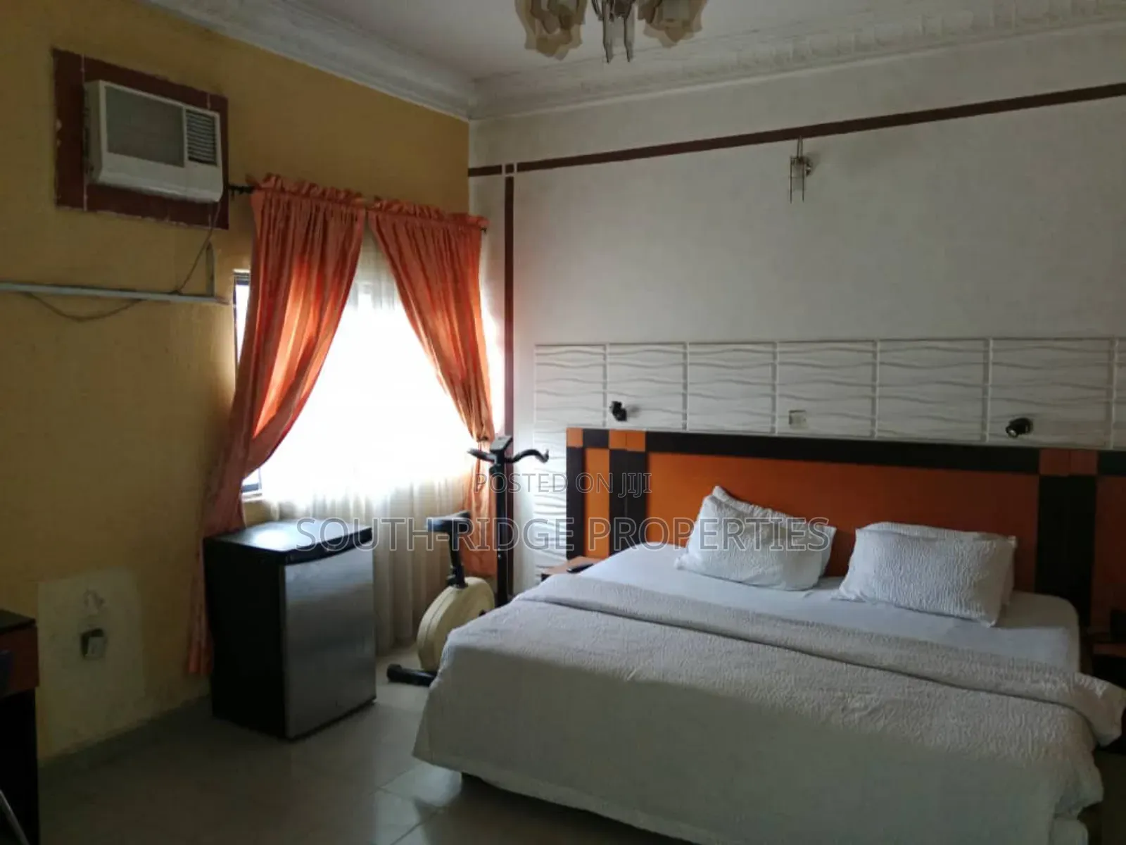 An Expandable Superbly Located 30-Room Hotel