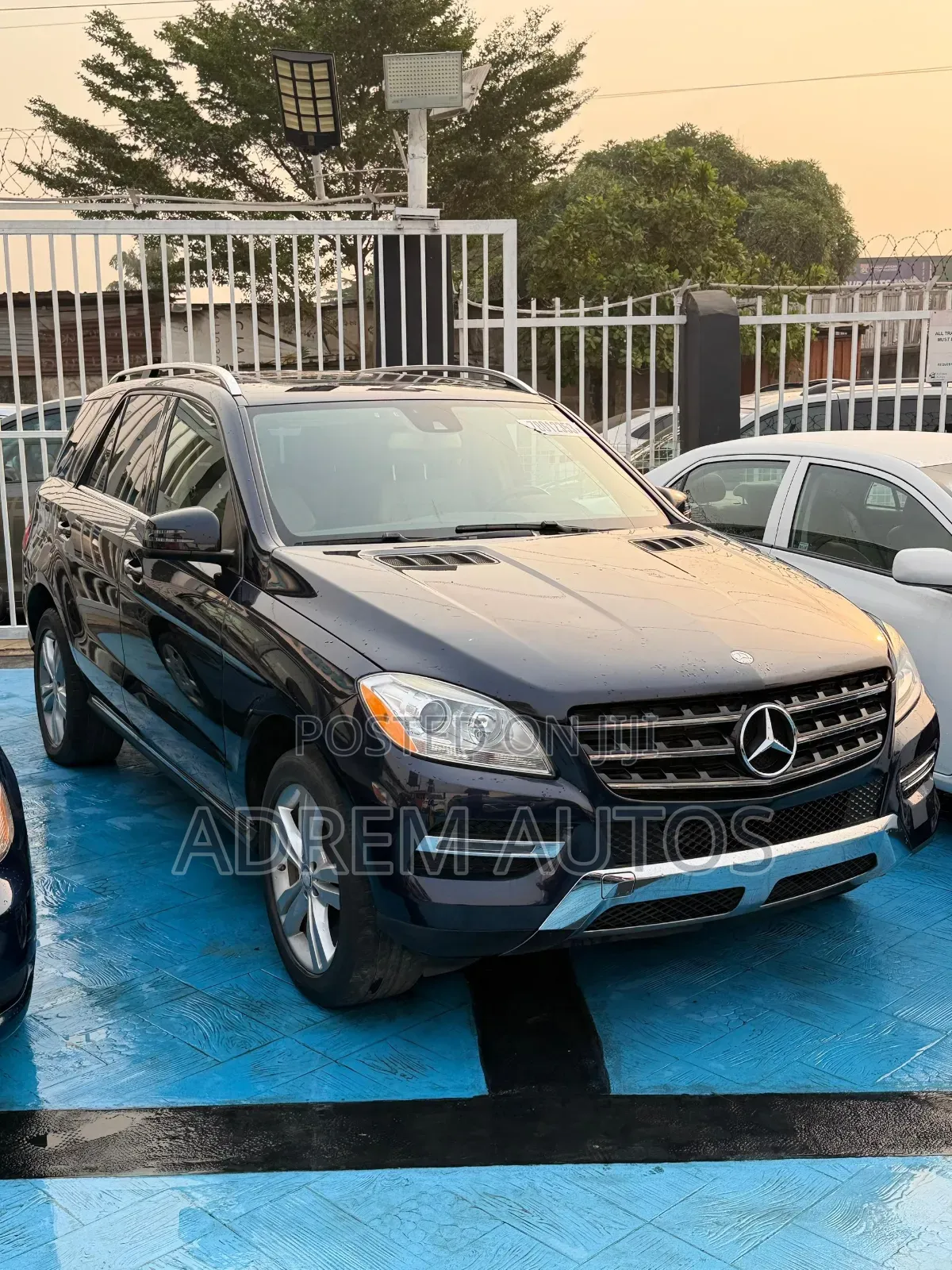 Mercedes-Benz M Class ML350 4MATIC 4dr SUV AWD (3.5L 6cyl 7A) 2014 Blue