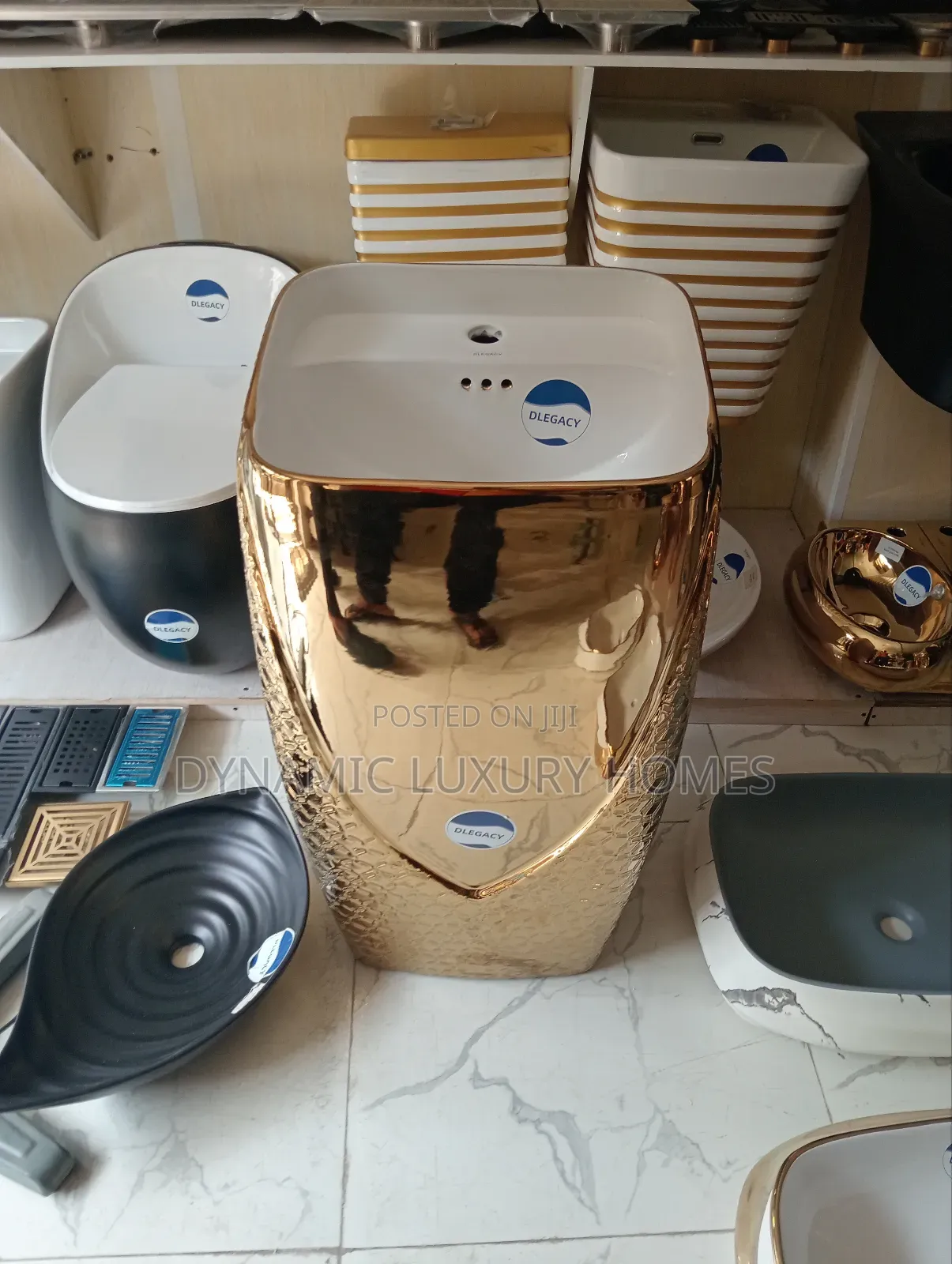 Gold Standing Wash Hand Basin