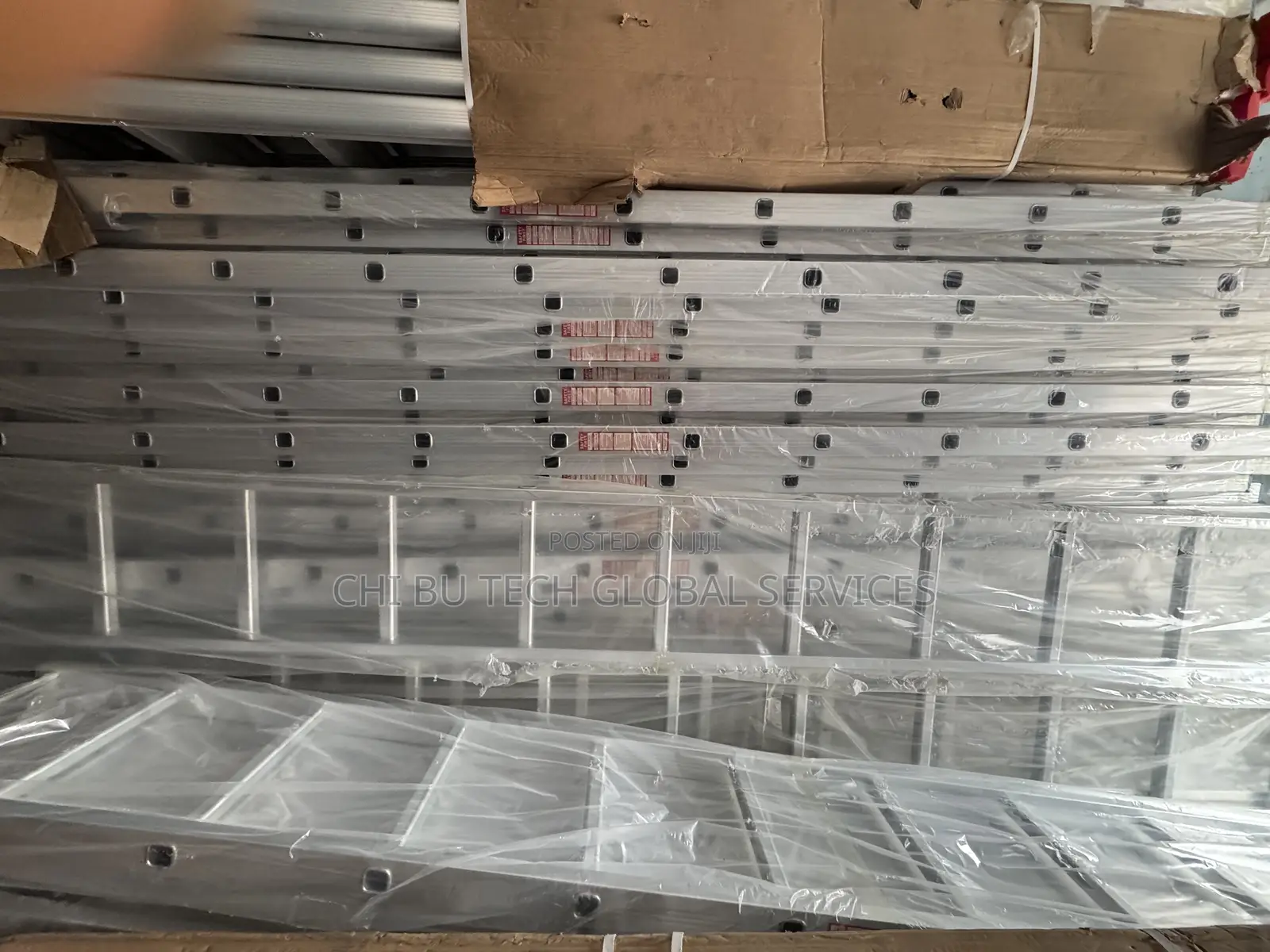 Aluminum Extension Ladders Stacked 3 Meters
