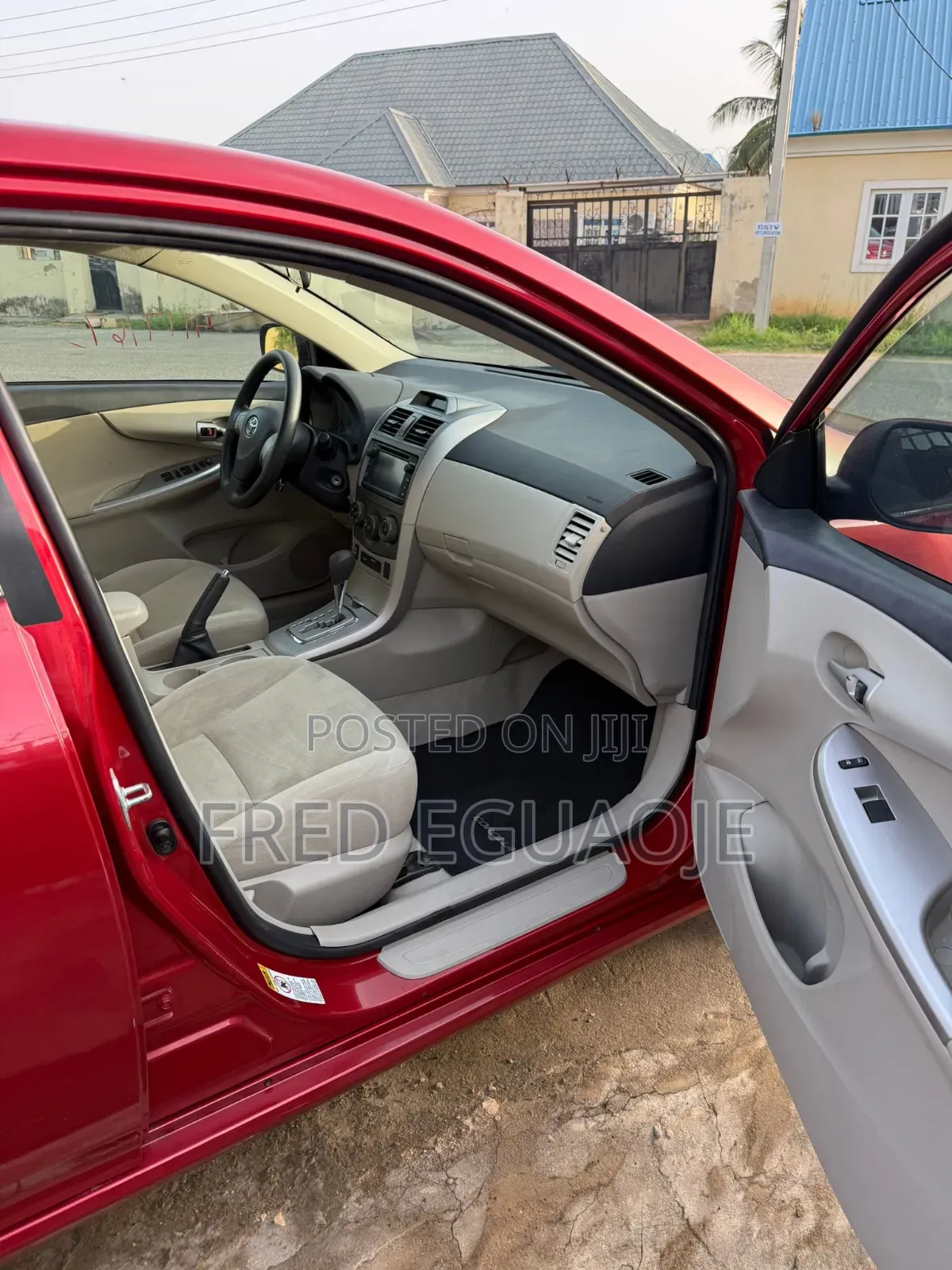 Toyota Corolla LE 4dr Sedan (1.8L 4cyl 4A) 2013 Red