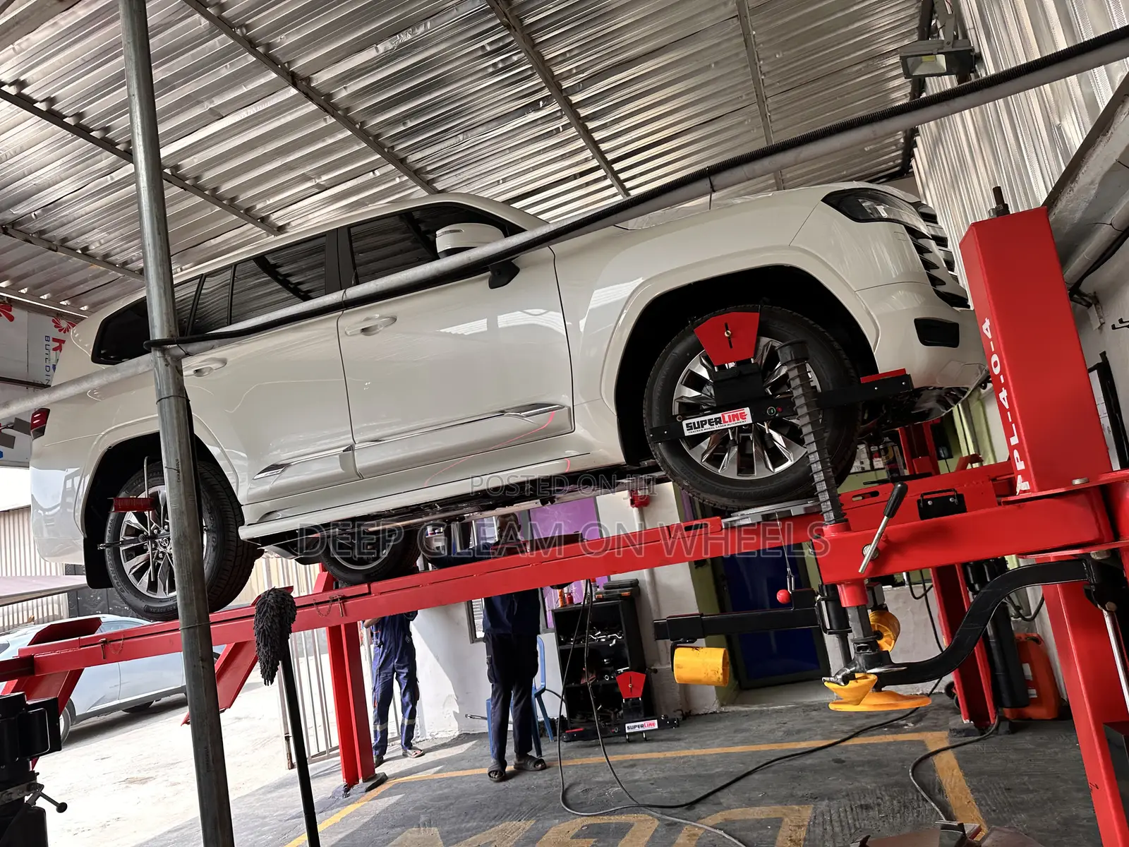 Fully Automated Wheel Service Center