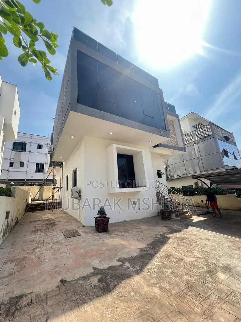 5bdrm Duplex in Guzape District for sale