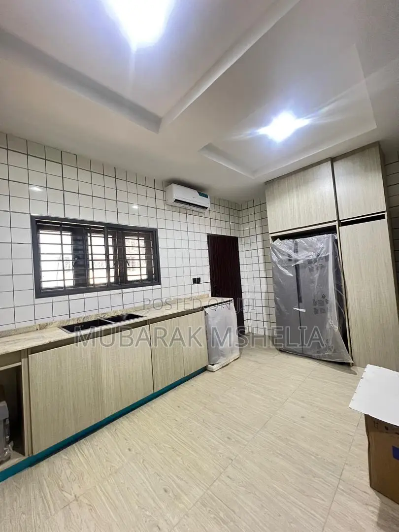 5bdrm Duplex in Guzape District for sale