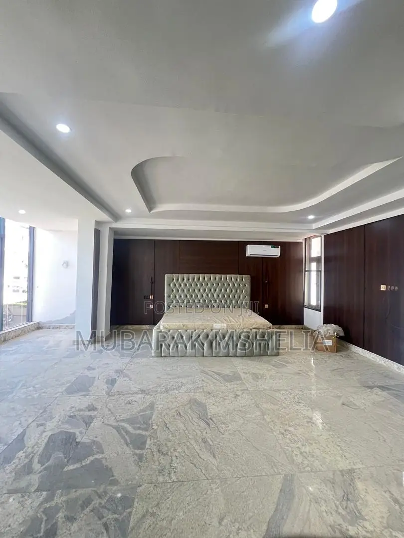 5bdrm Duplex in Guzape District for sale