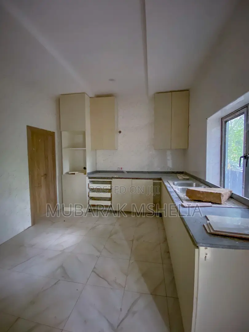 4bdrm Duplex in Zone 5 / Wuse for sale