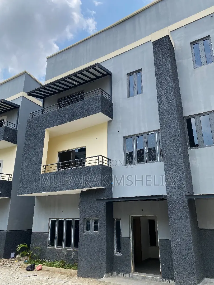 4bdrm Duplex in Zone 5 / Wuse for sale
