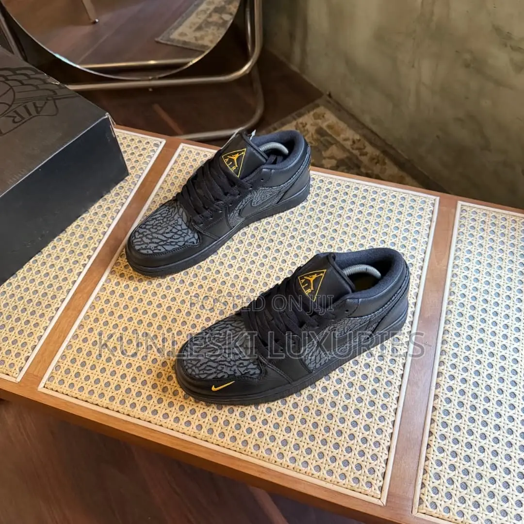 Original Nike Air Jordan 1 Low Se Black Noir Elephant Print Sneakers