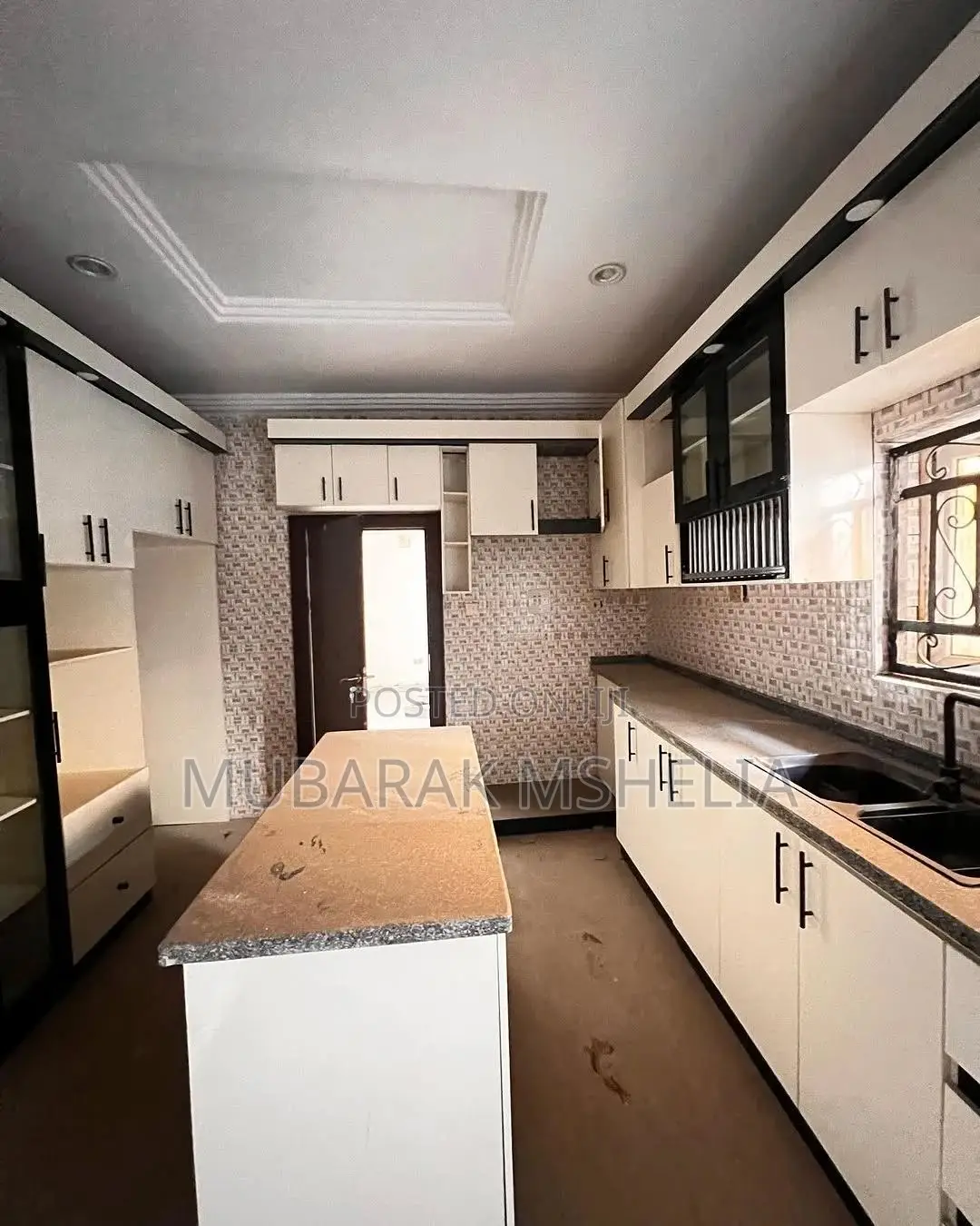 4bdrm Duplex in Durumi for sale