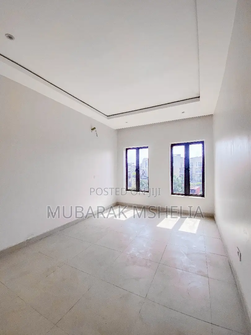 6bdrm Duplex in Jahi for sale