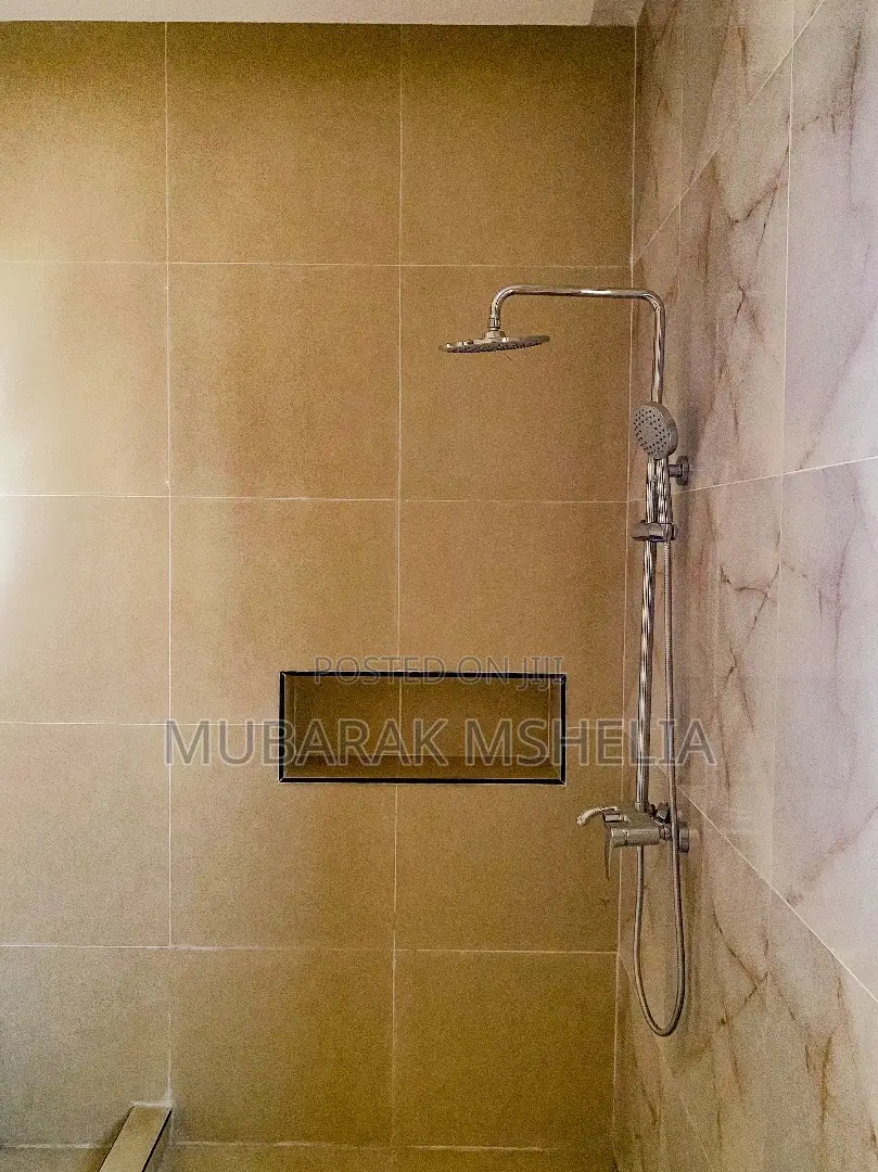 6bdrm Duplex in Jahi for sale