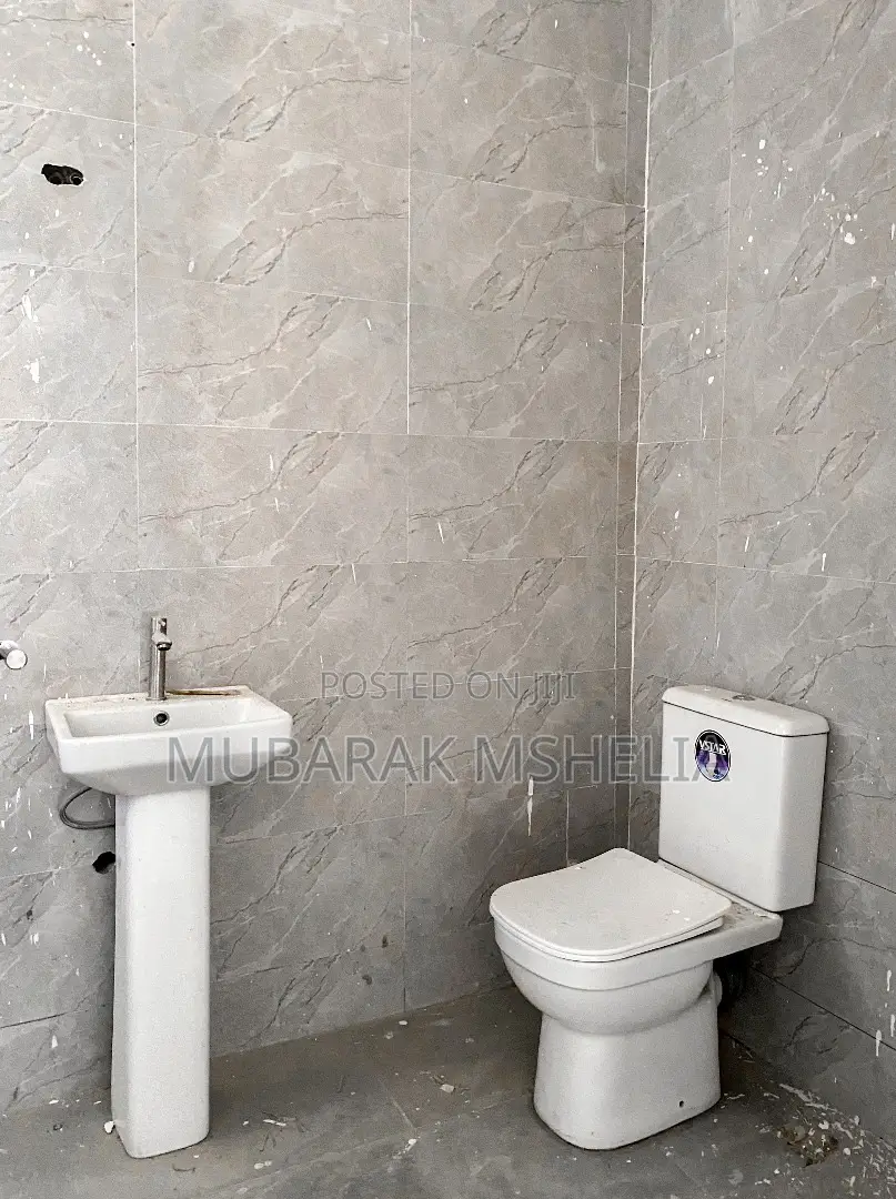 5bdrm Duplex in Kado for sale