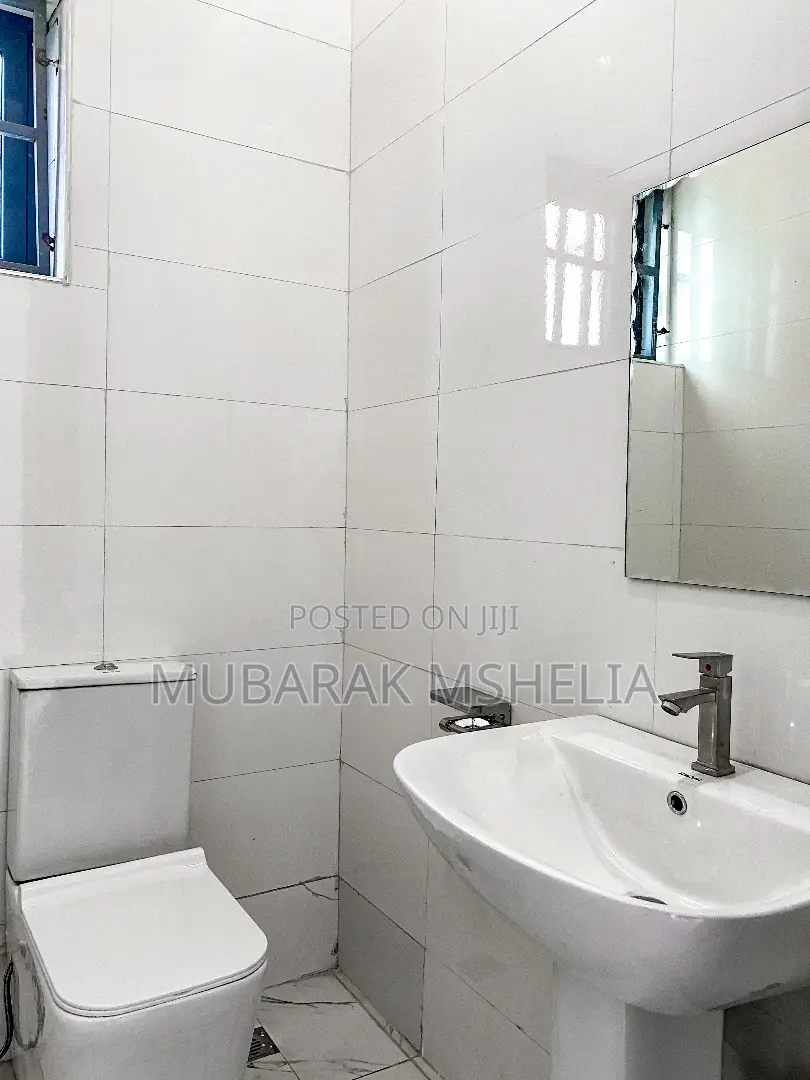 5bdrm Duplex in Guzape District for sale