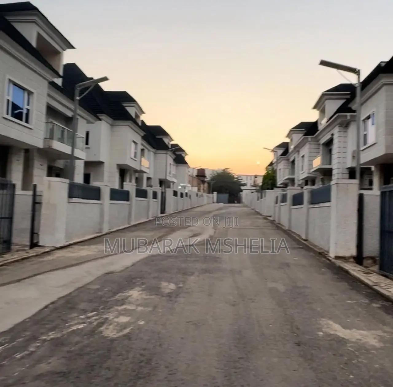 5bdrm Duplex in Guzape District for sale