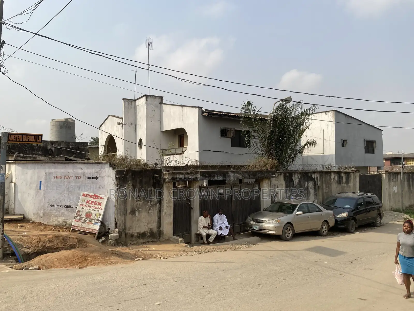 Lovely Commercial 4 Bedroom Detached House With 2 Bed at Okota Rd
