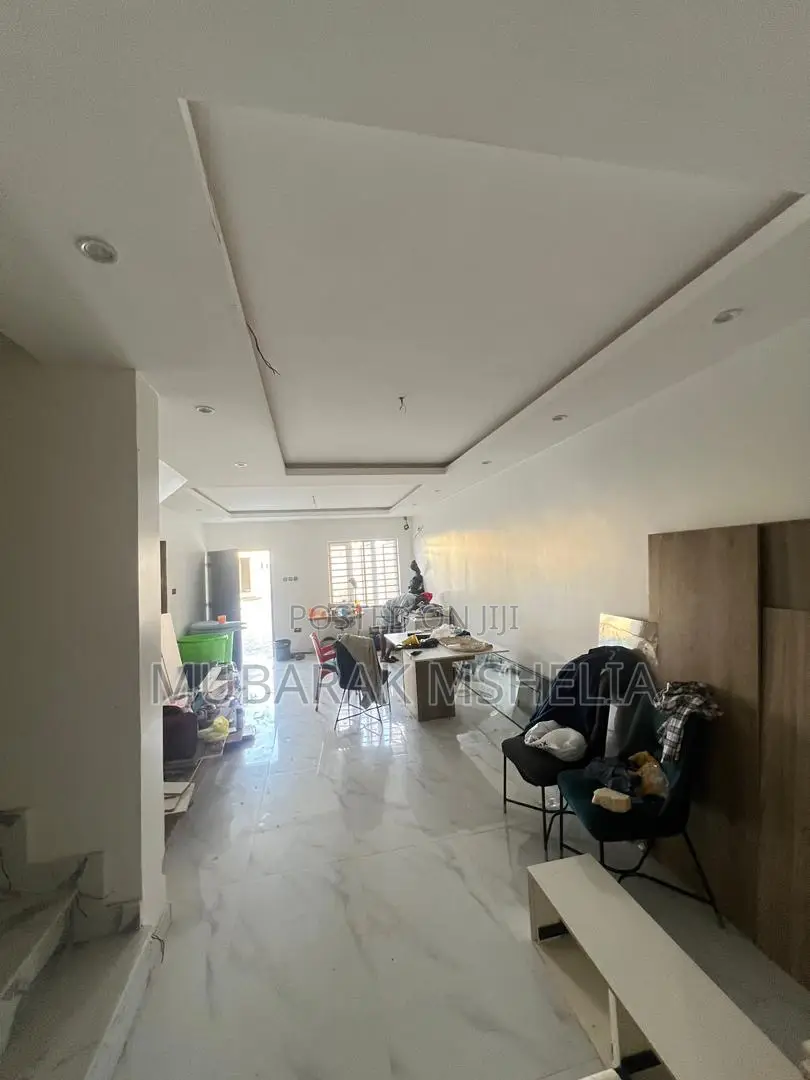4bdrm Duplex in Guzape District for sale