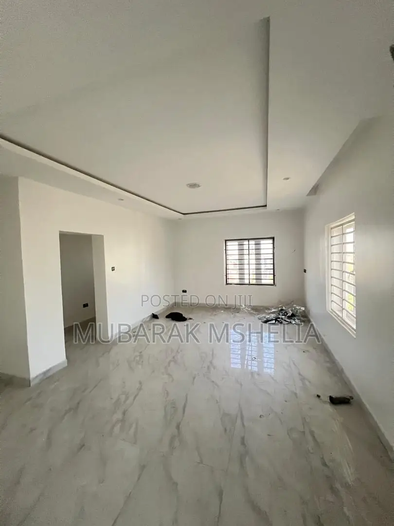 4bdrm Duplex in Guzape District for sale