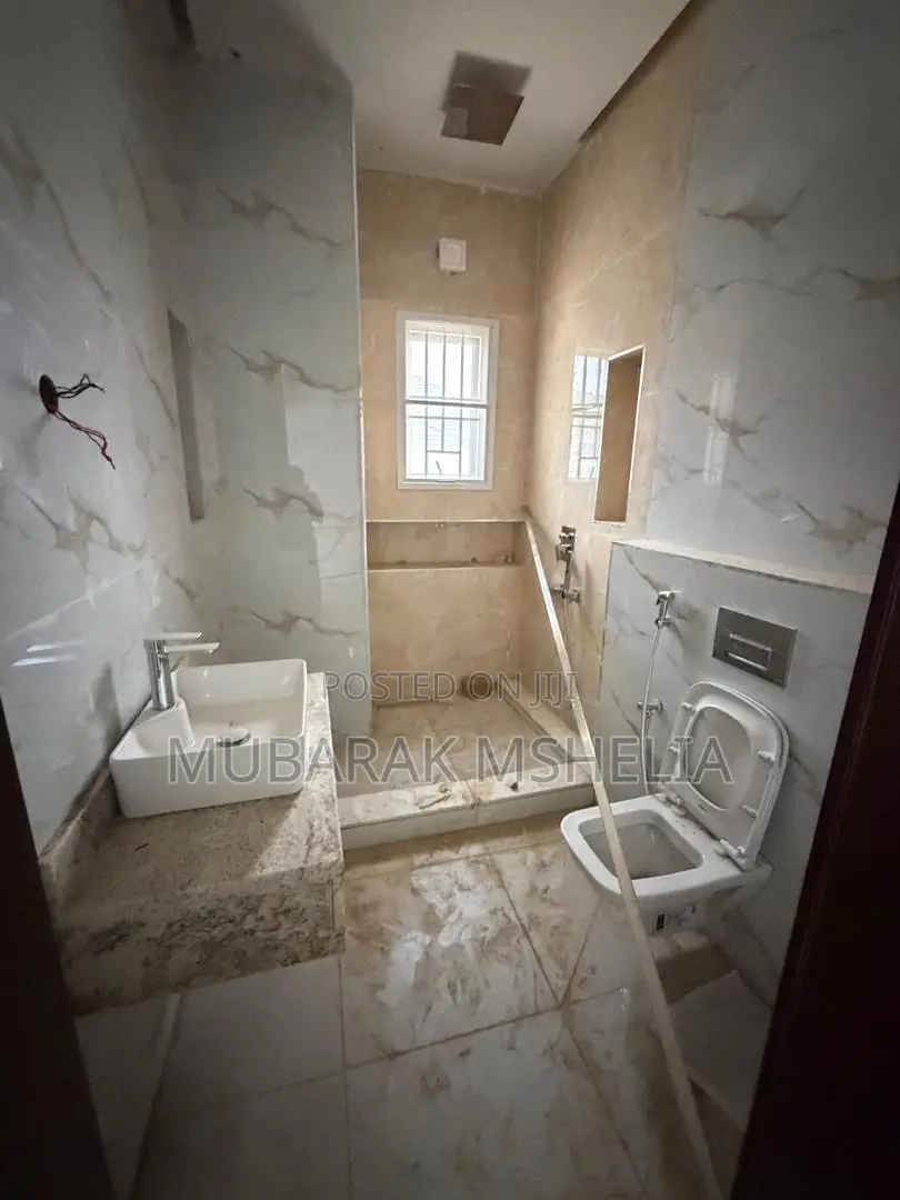 4bdrm Duplex in Guzape District for sale