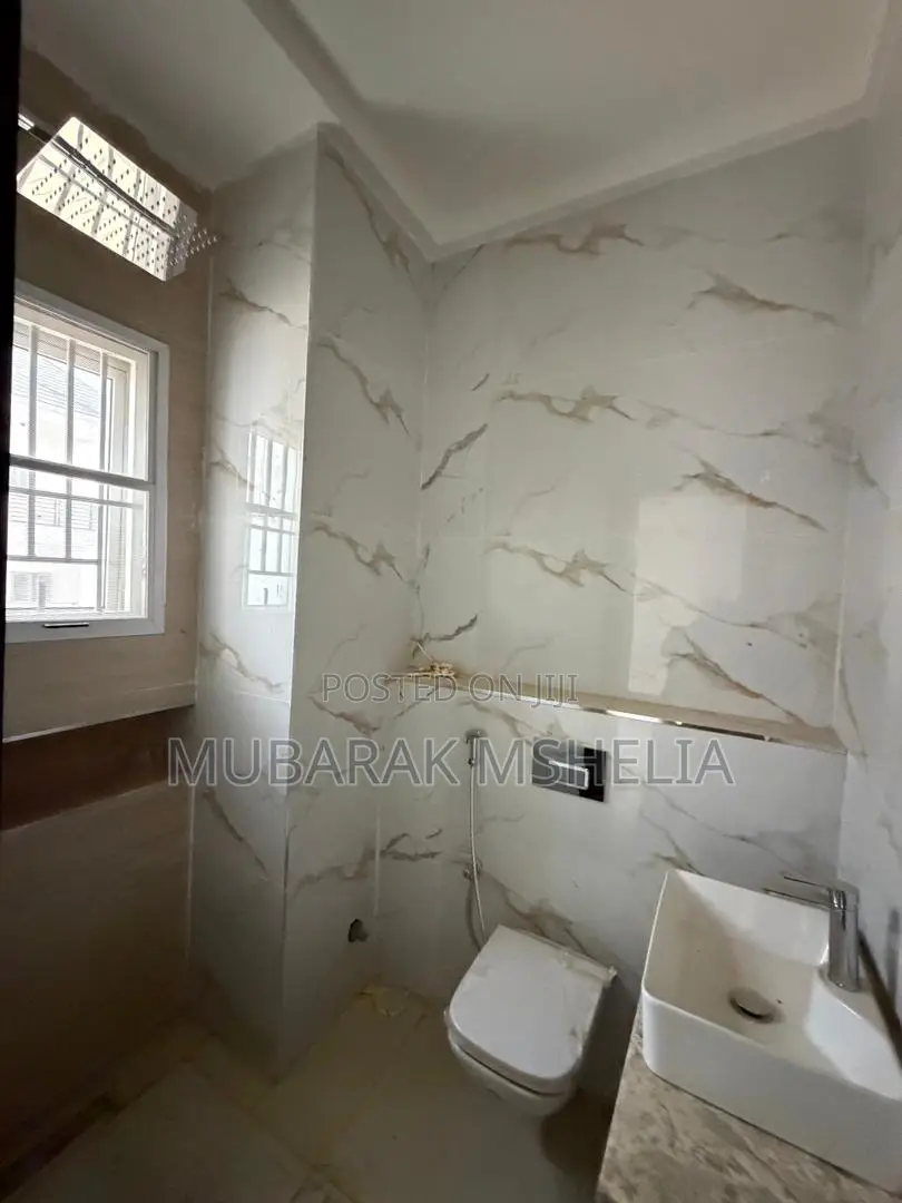 4bdrm Duplex in Guzape District for sale