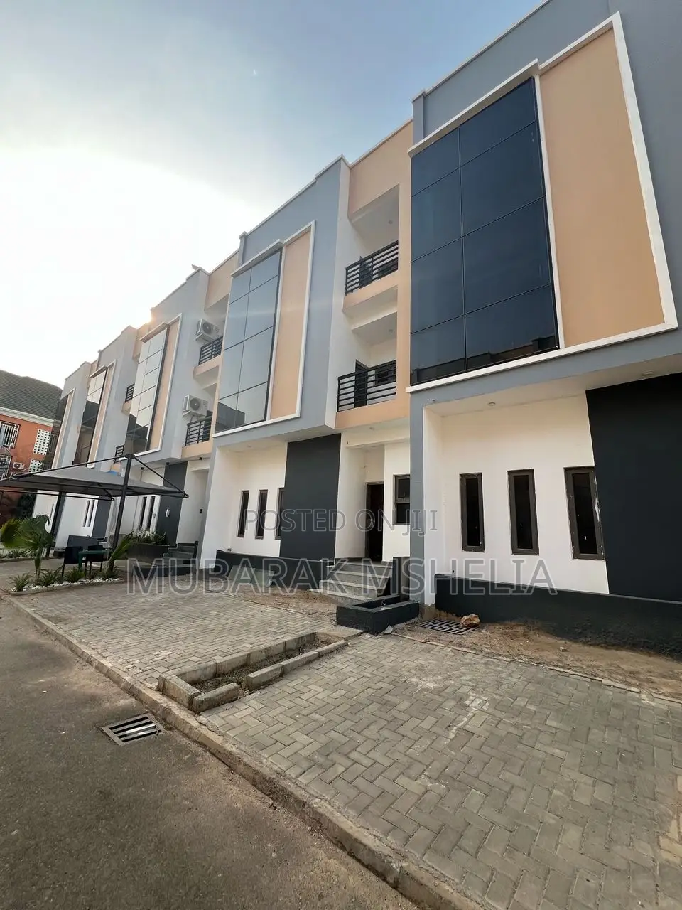 4bdrm Duplex in Jahi for sale