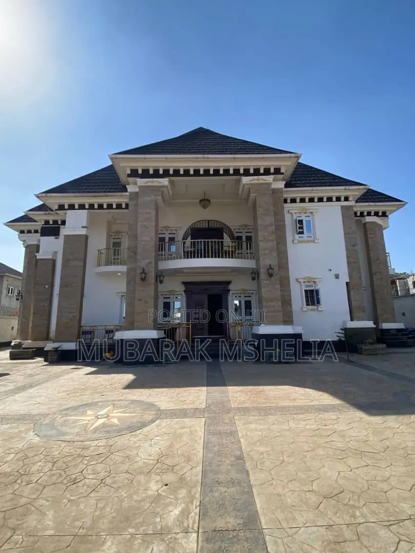 7bdrm Mansion in Katampe Extension for sale