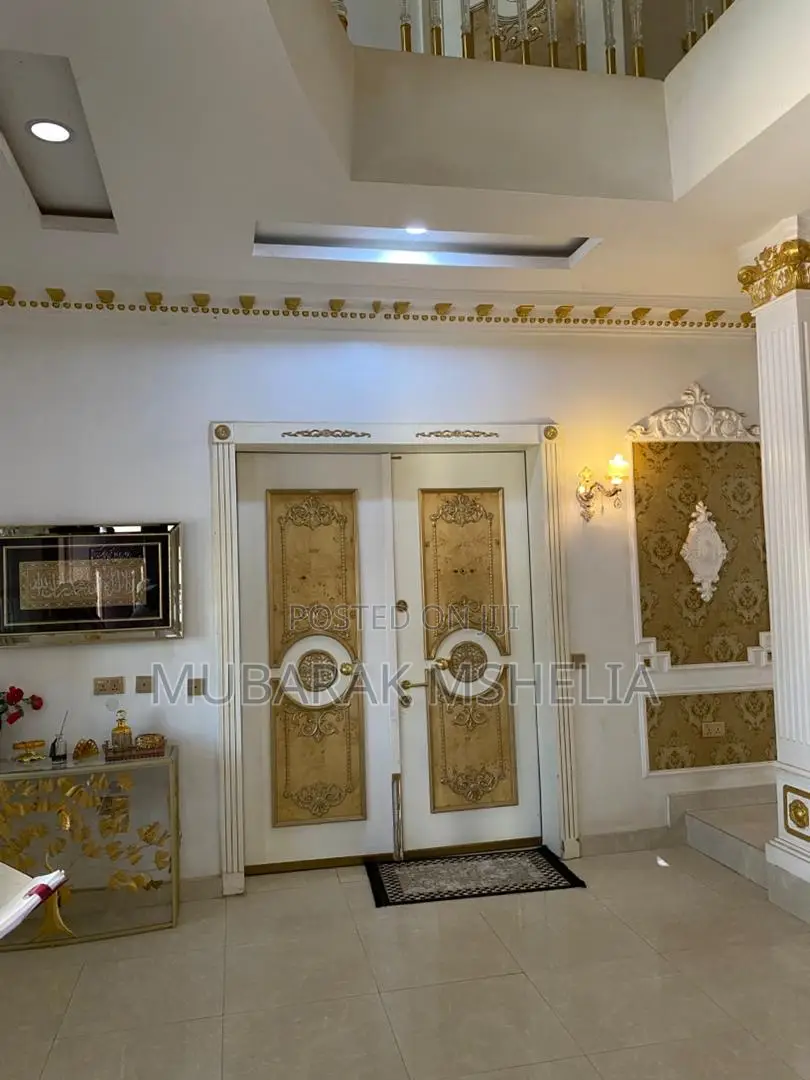7bdrm Mansion in Katampe Extension for sale