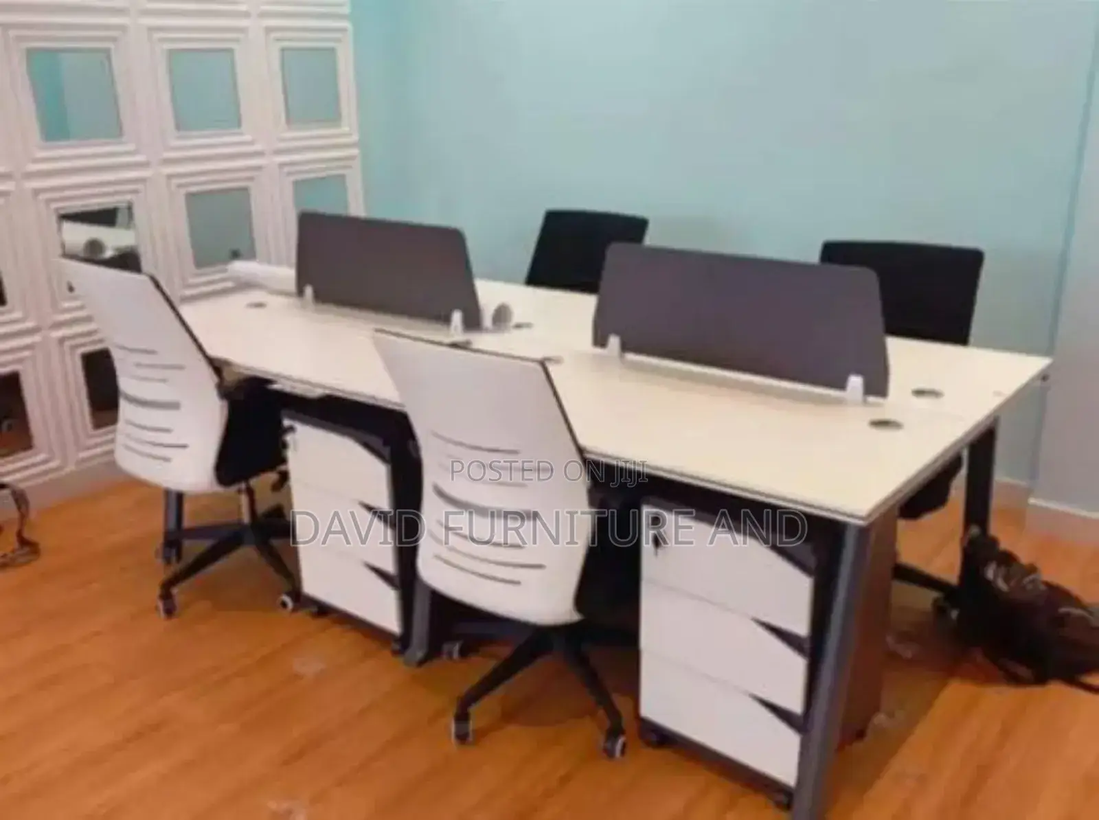 Staff Workstation Desk With Chairs
