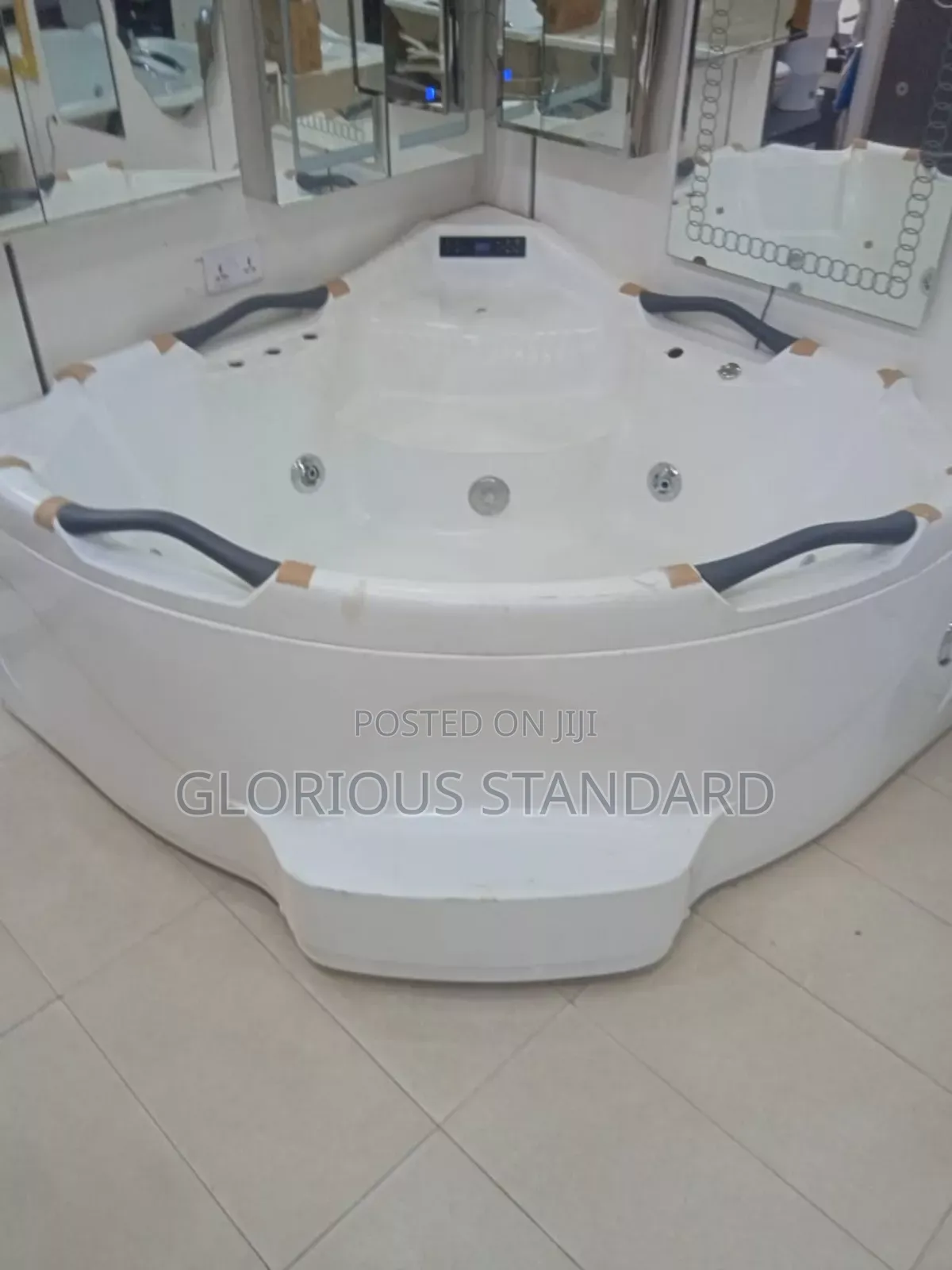 Corner Jacuzzi Massage Bathtub 150x150cm