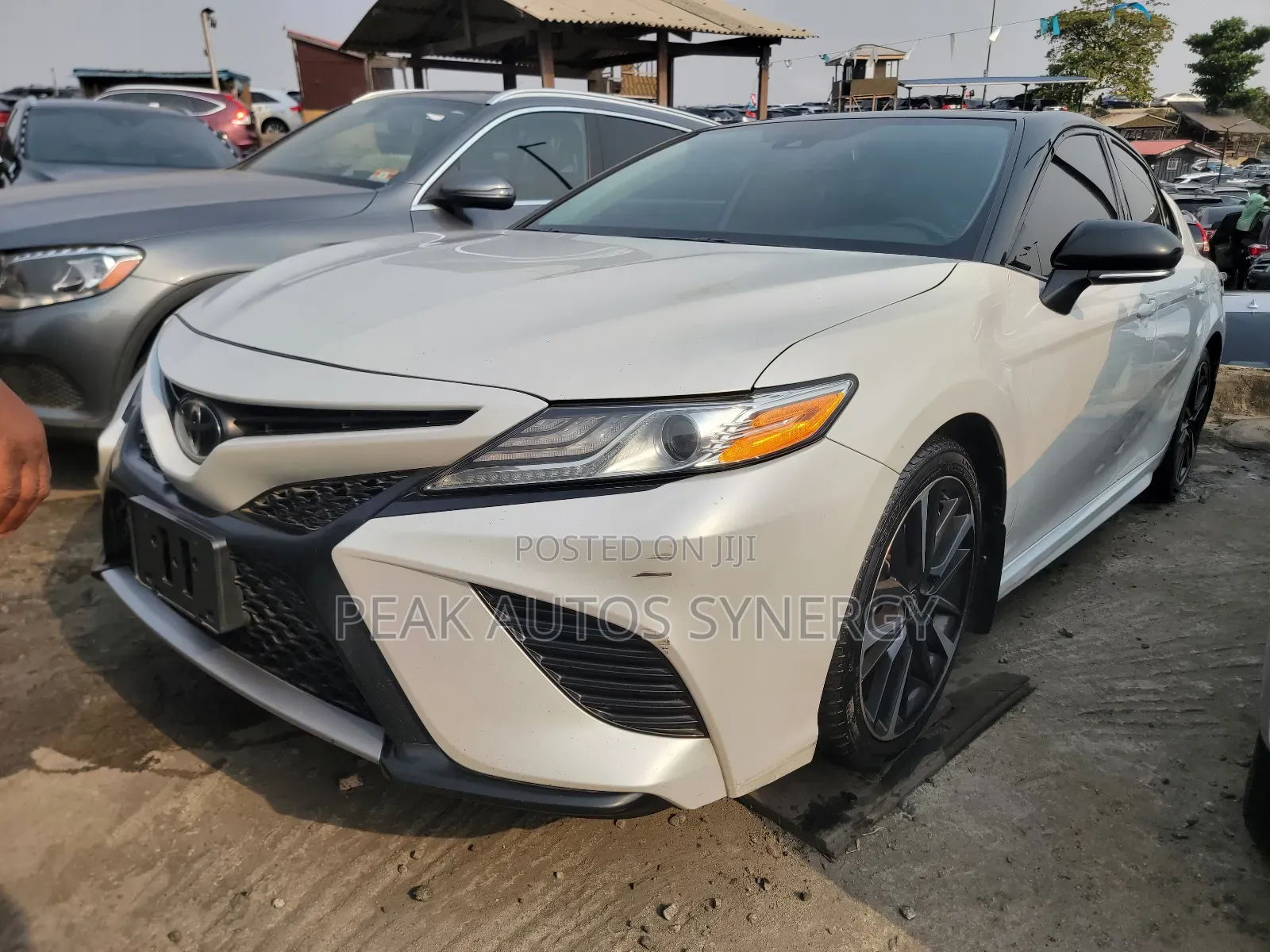 Toyota Camry XSE FWD (2.5L 4cyl 8AM) 2018 White