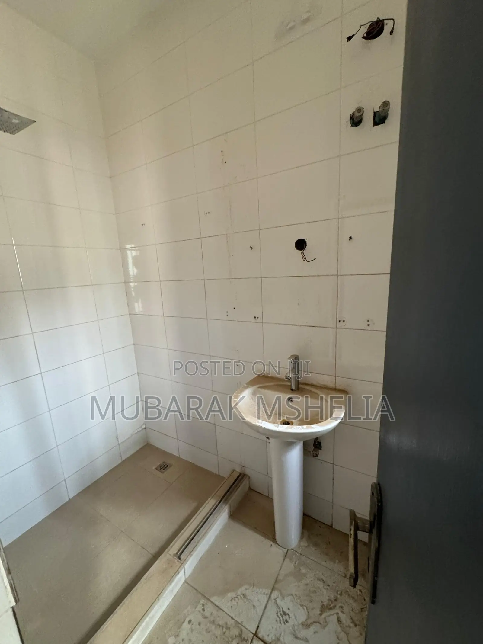 3bdrm Block of Flats in Jahi for sale
