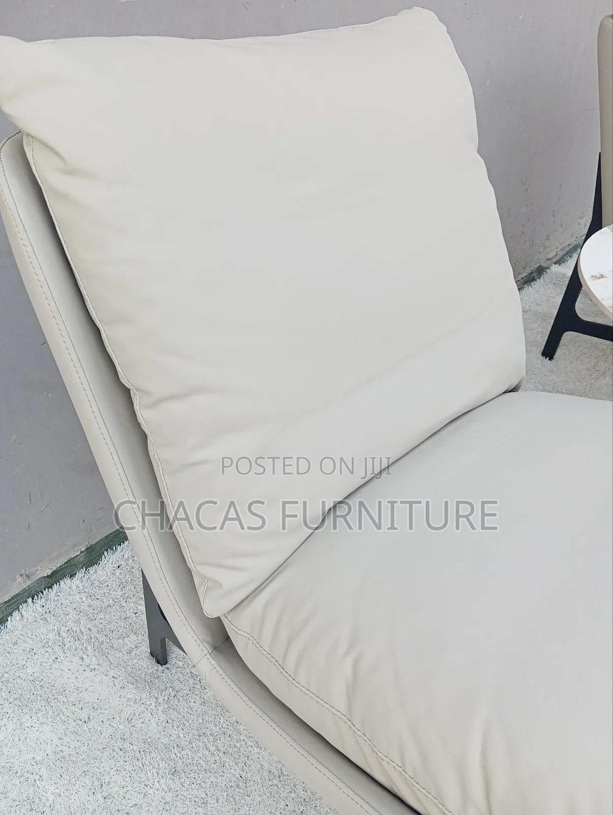 Luxury Leather Single Sofa - Padded Cushion Armchair Lounge Chair