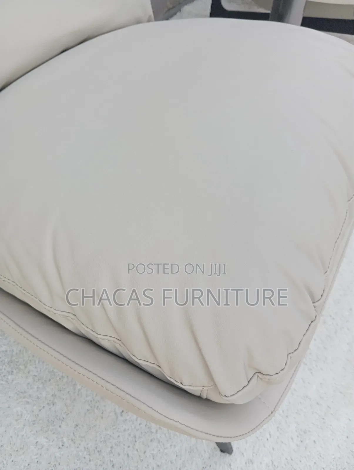 Luxury Leather Single Sofa - Padded Cushion Armchair Lounge Chair