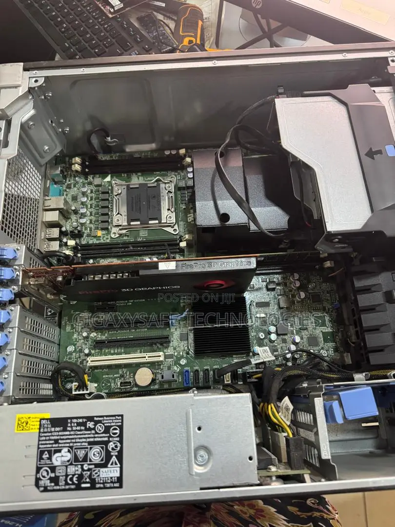 Desktop Computer Dell 32GB Intel Xeon HDD+SSD 32GB