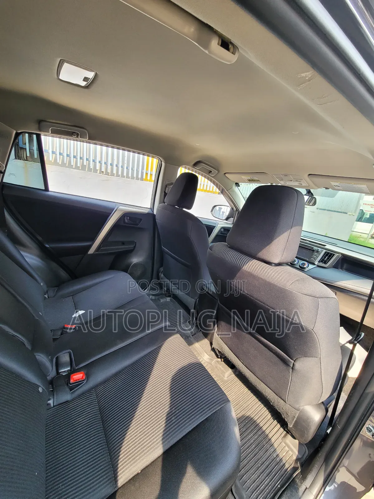 Toyota RAV4 XLE 4dr SUV AWD (2.5L 4cyl 6A) 2015 Gray