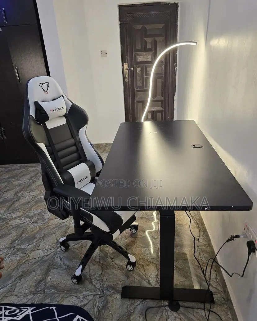 Luxury Ergonomic Gaming / Office Chair With Footrest