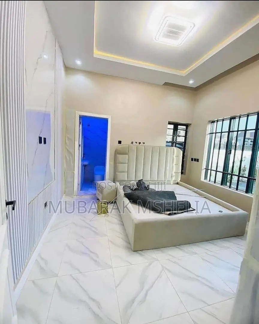 8bdrm Duplex in Asokoro for sale