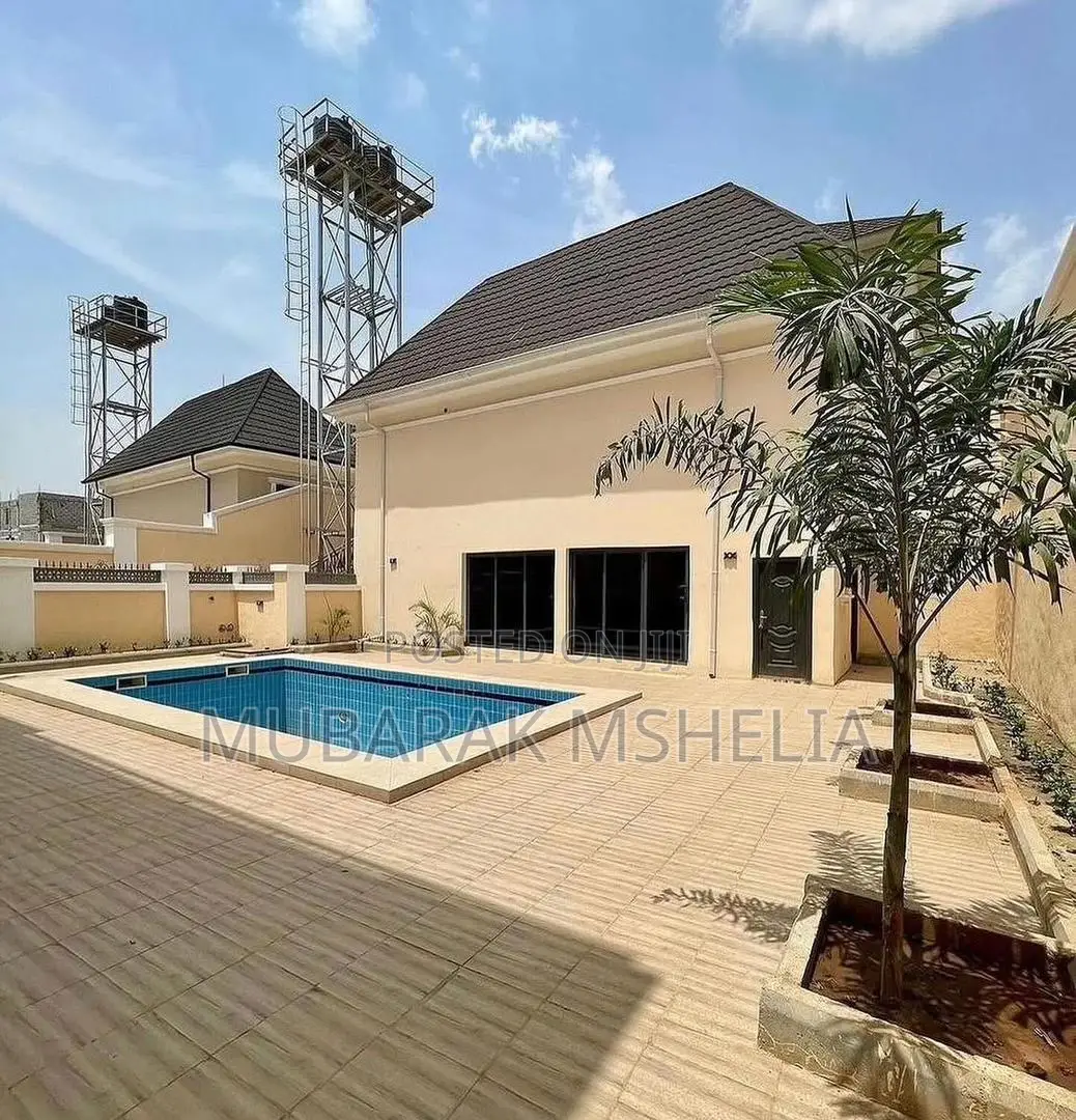 8bdrm Duplex in Asokoro for sale