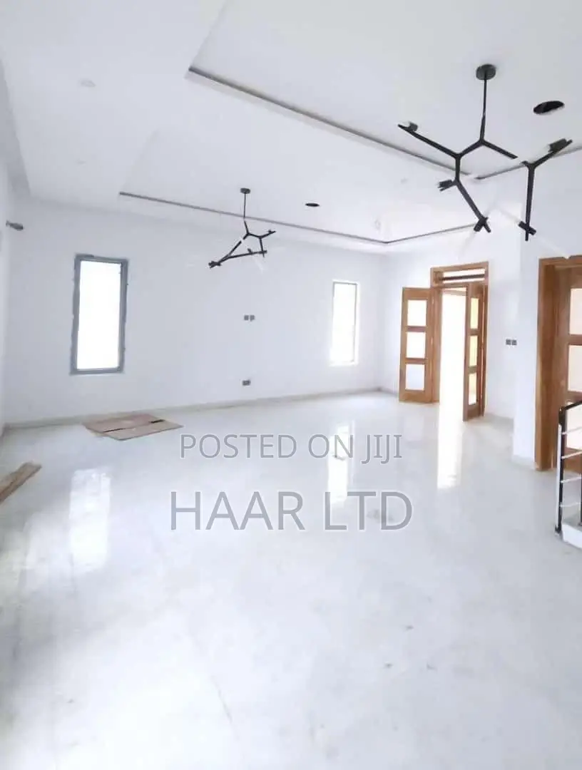 5bdrm Duplex in Ikate for sale