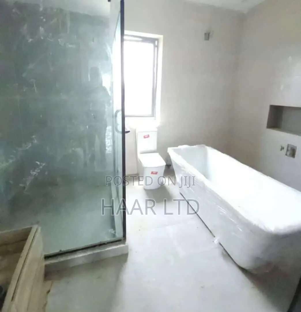 5bdrm Duplex in Ikate for sale