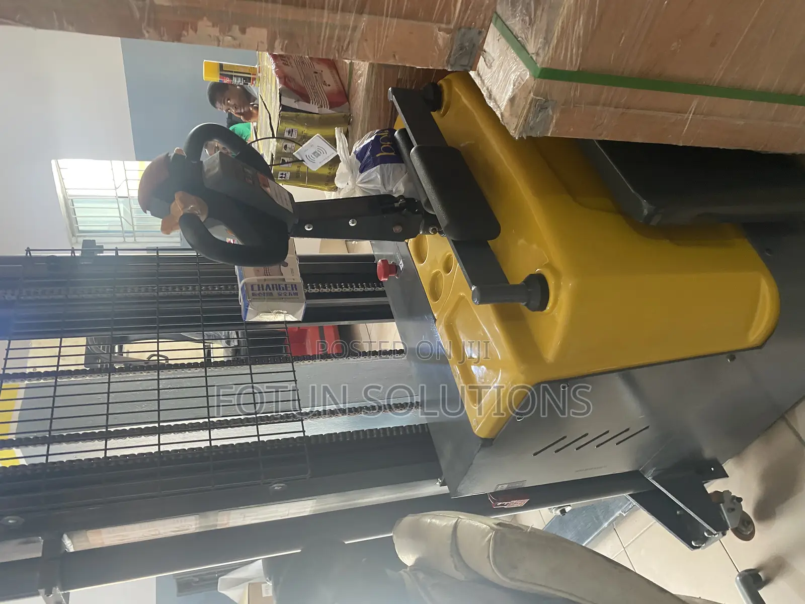 Full Electric Stacker 2tons by 5meters