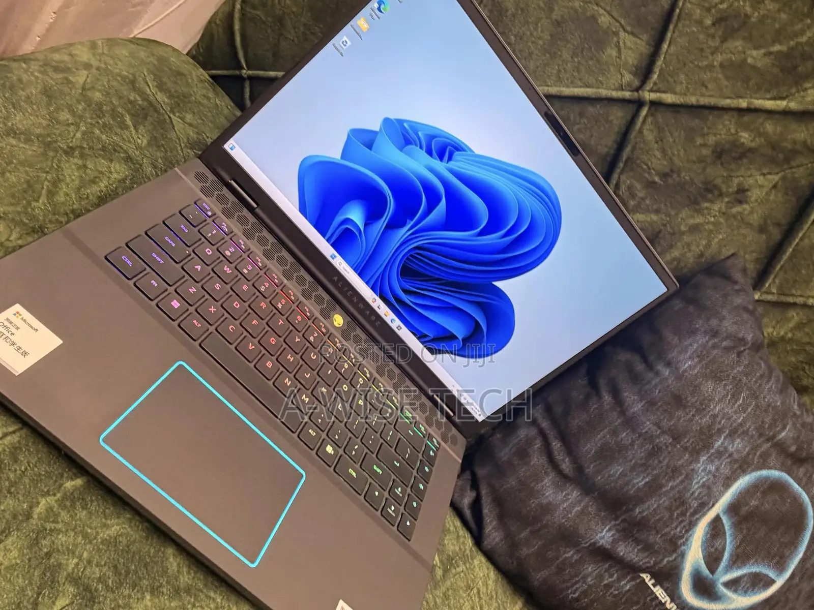Laptop Dell Alienware M16 R2 16GB Intel Core Ultra 7 SSD 1T