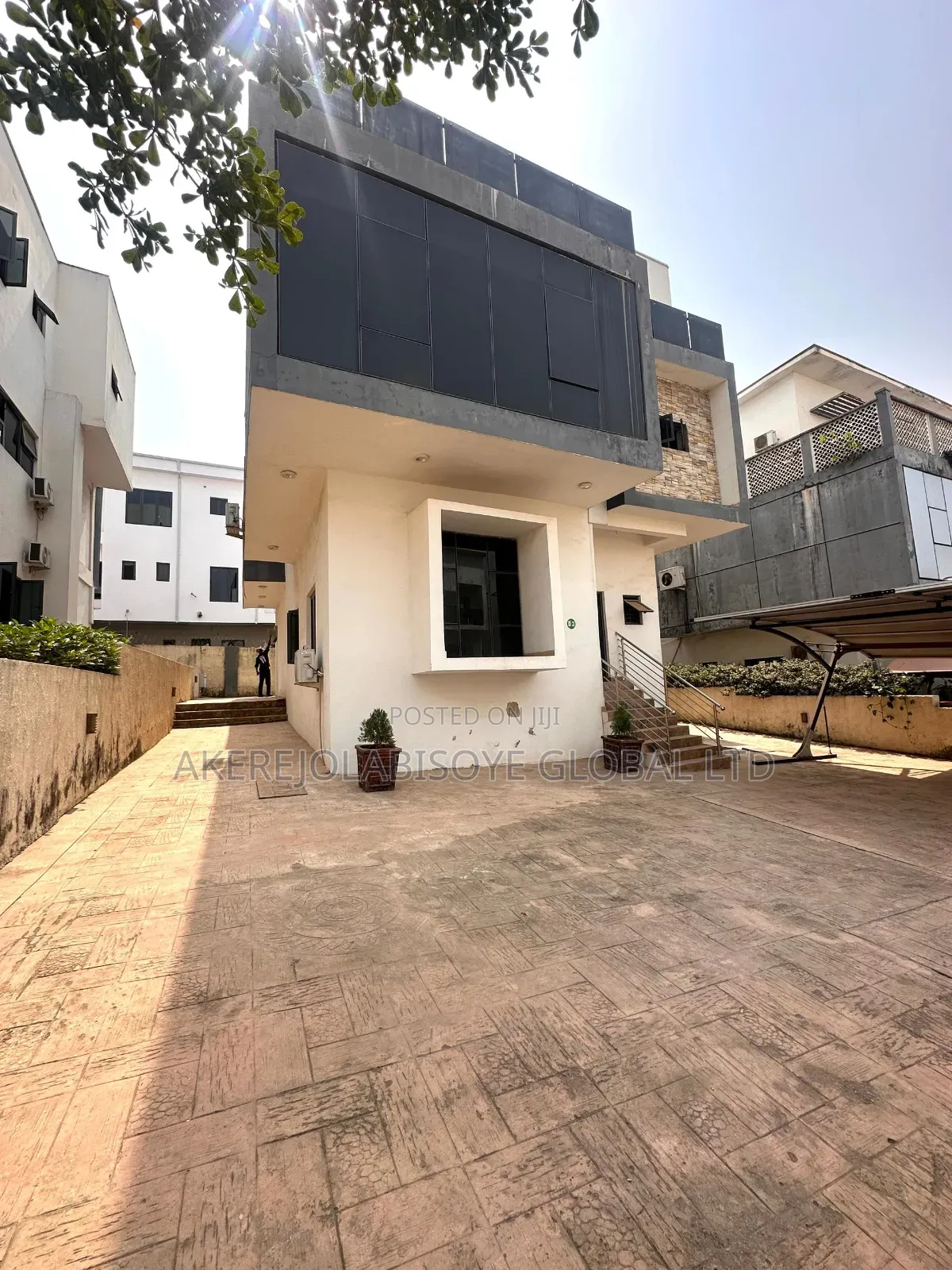 5bdrm Duplex in Guzape, Abuja for sale
